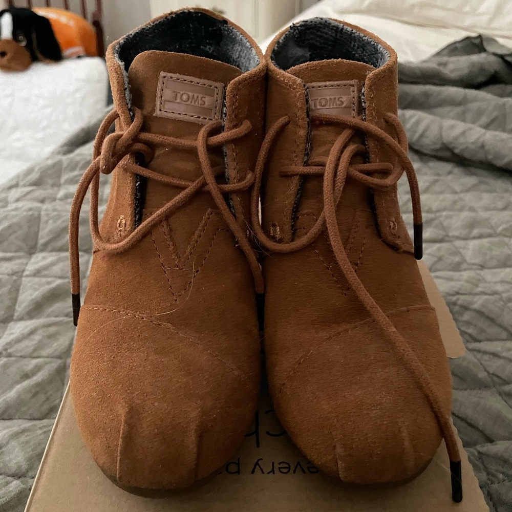 TOMS Tan Suede Wedge Boots